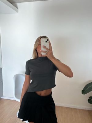 crop-top-pico-gris
